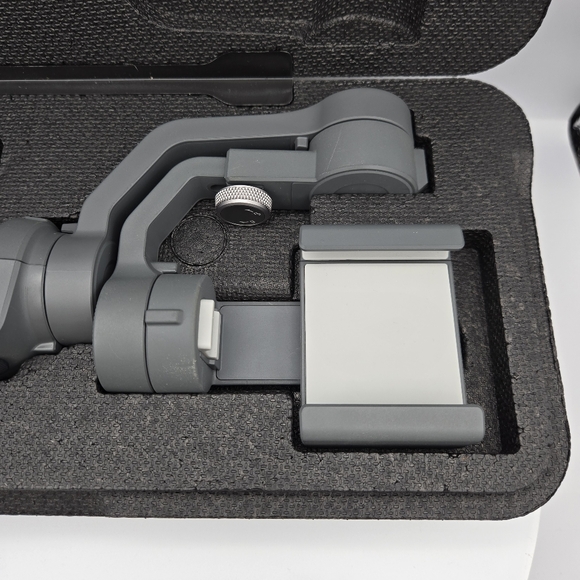 DJI Osmo Mobile 2 3-Axis Handheld Gimbal Stabilizer - Picture 6 of 17